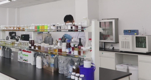 Συνθετικό ελαιόλαδο βάσης εστέρας HFDU Tmpto Improver κολλητότητας προστέθηκε για ανώτερη απόδοση